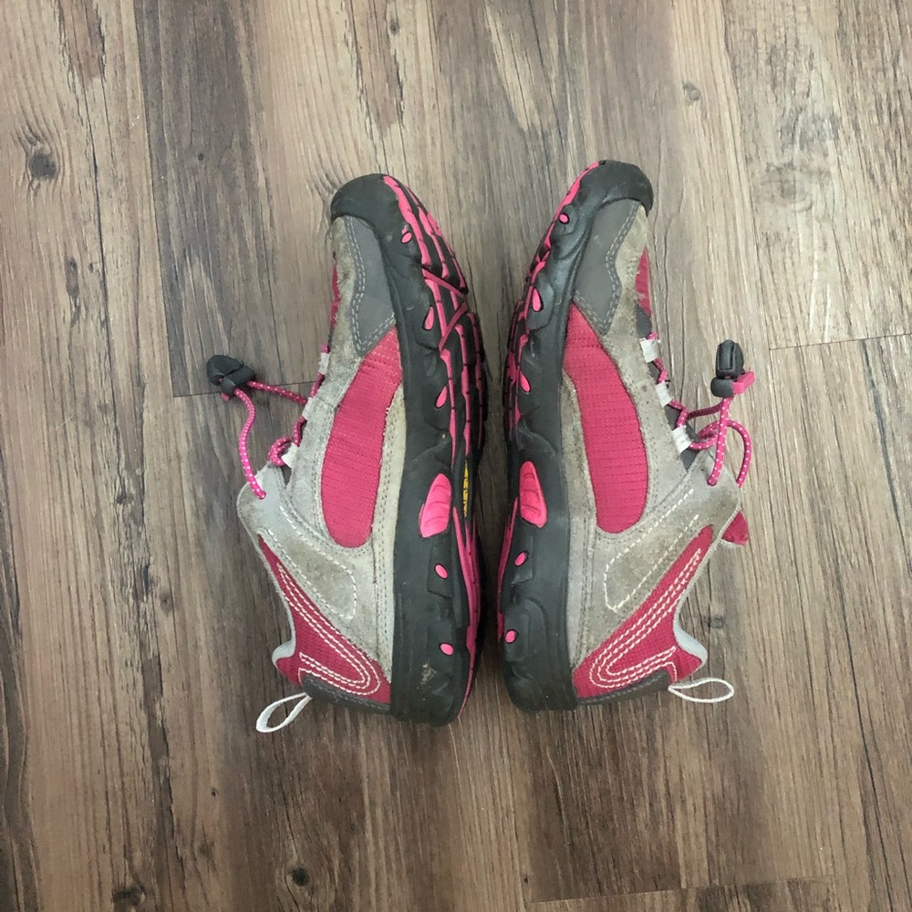 Gently used Keen hiking shoes - Picture 3 of 5